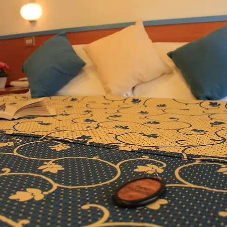 Hotel Paradise-2